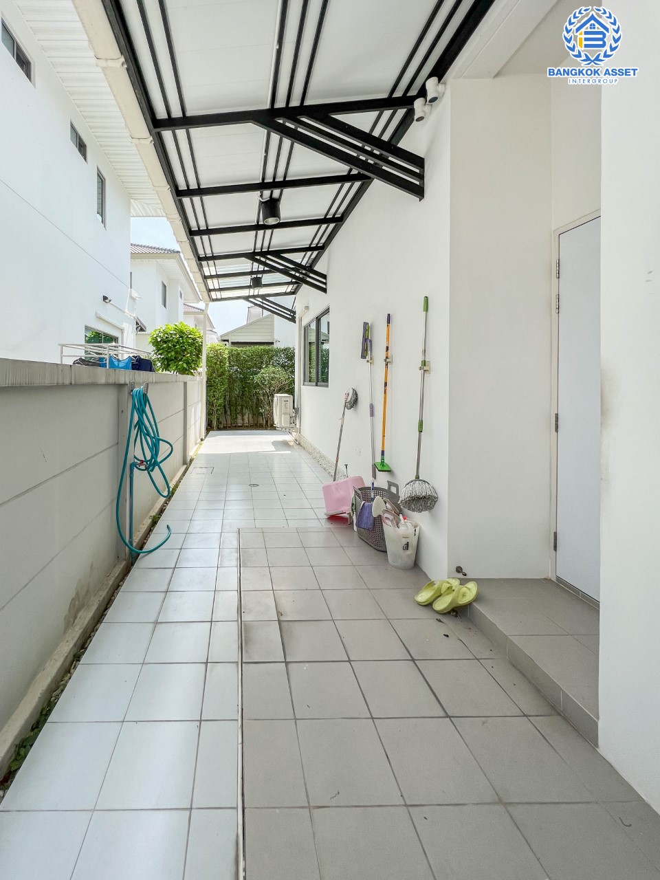 *****บ้านมือสอง ม.เพอร์เฟคเพลส รัตนาธิเบศร์ จากแบรนด์ Property Perfect เนื้อที่ 56 ตร.ว. บนโซนที่ดีที่สุด! ฟังก์ชันพร้อม 3 ห้องนอน 3 ห้องน้ำ 2 ที่จอดรถ บนที่สุดแห่งทำเลโซนเมือง เชื่อมต่อทุกการเดินทาง ใกล้เซ็นทรัลรัตนาธิเบศร์ จุดขึ้นทางด่วน "งามวงศ์วาน" และรถไฟฟ้า "สถานีไทรม้า"